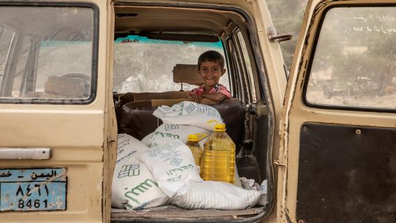 Food distribution in Yemen